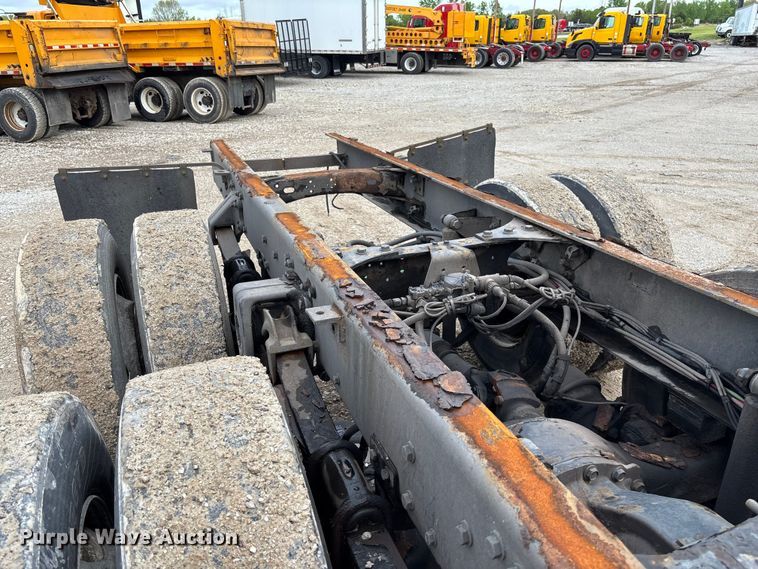 image for item FC5618 2013 Freightliner  Business Class M2 truck cab and chassis