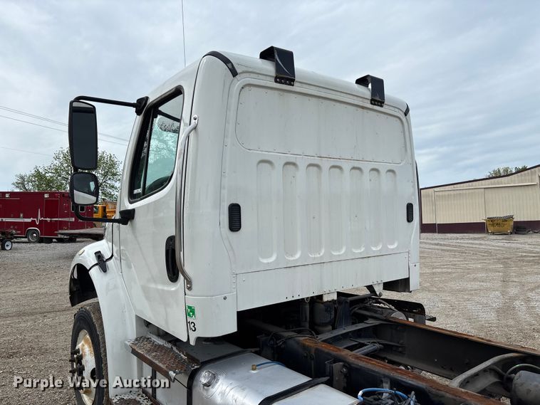 image for item FC5618 2013 Freightliner  Business Class M2 truck cab and chassis