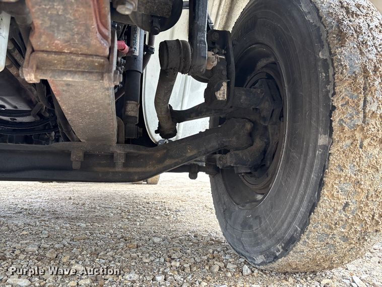 image for item FC5618 2013 Freightliner  Business Class M2 truck cab and chassis
