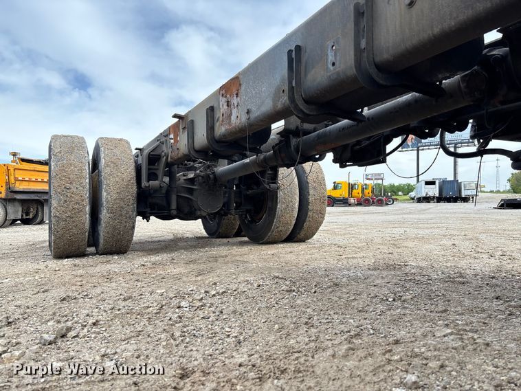image for item FC5618 2013 Freightliner  Business Class M2 truck cab and chassis