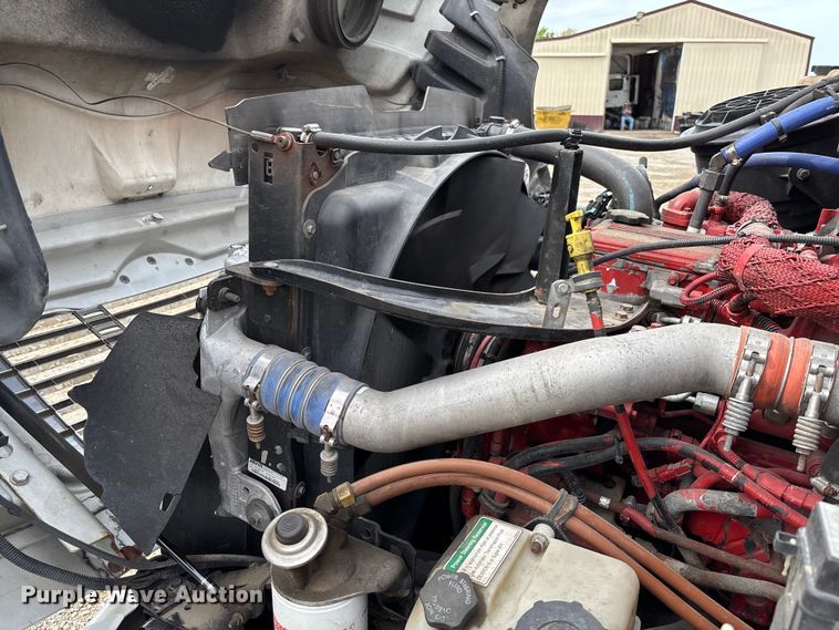 image for item FC5618 2013 Freightliner  Business Class M2 truck cab and chassis