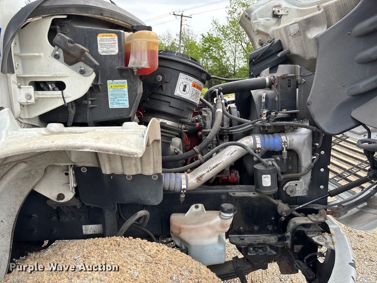 image for item FC5618 2013 Freightliner  Business Class M2 truck cab and chassis