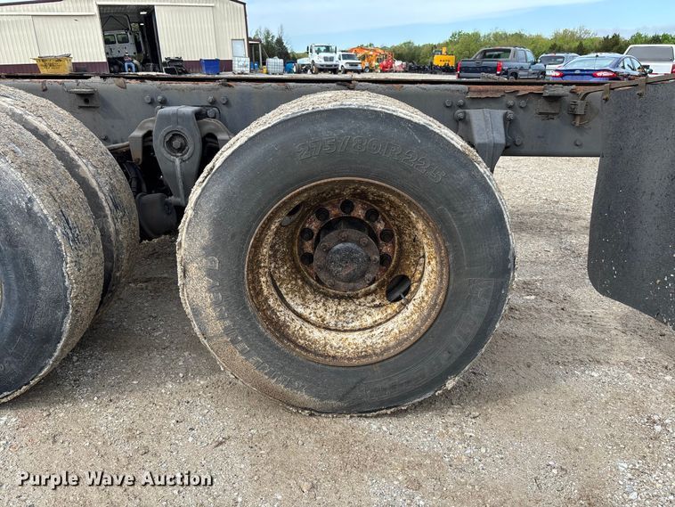 image for item FC5618 2013 Freightliner  Business Class M2 truck cab and chassis