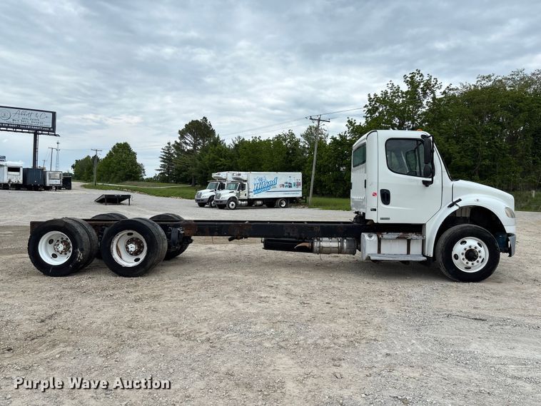 image for item FC5711 2010 Freightliner M2106 truck cab and chassis