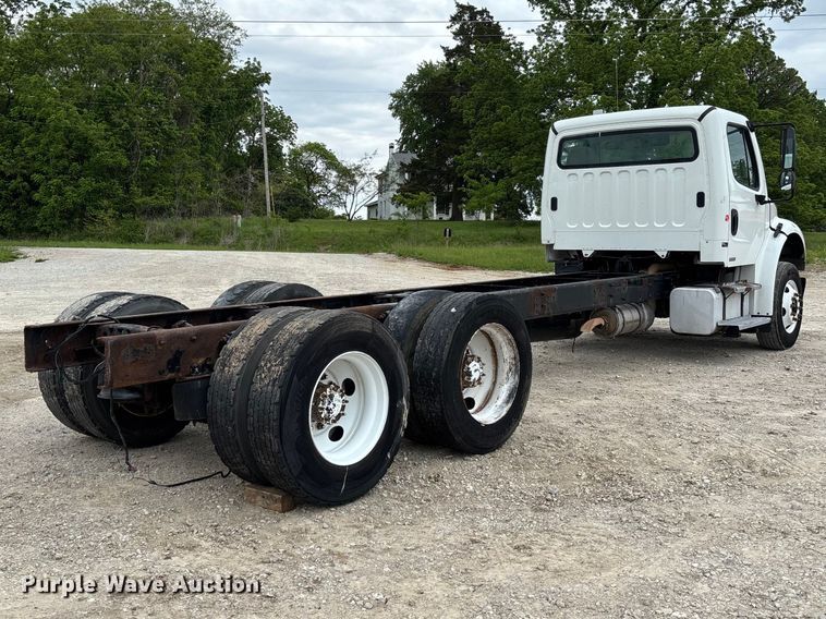 image for item FC5711 2010 Freightliner M2106 truck cab and chassis