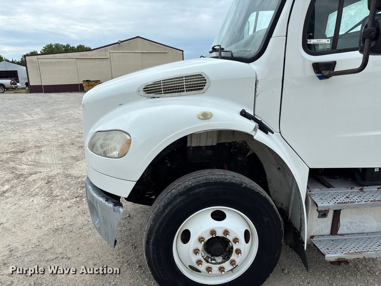 image for item FC5711 2010 Freightliner M2106 truck cab and chassis