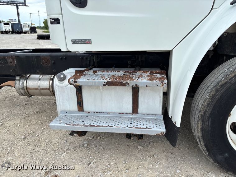 image for item FC5711 2010 Freightliner M2106 truck cab and chassis