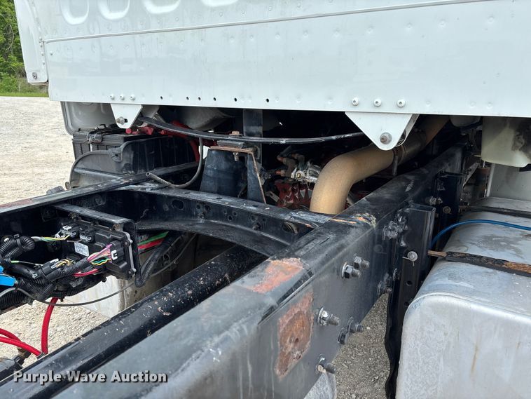 image for item FC5711 2010 Freightliner M2106 truck cab and chassis