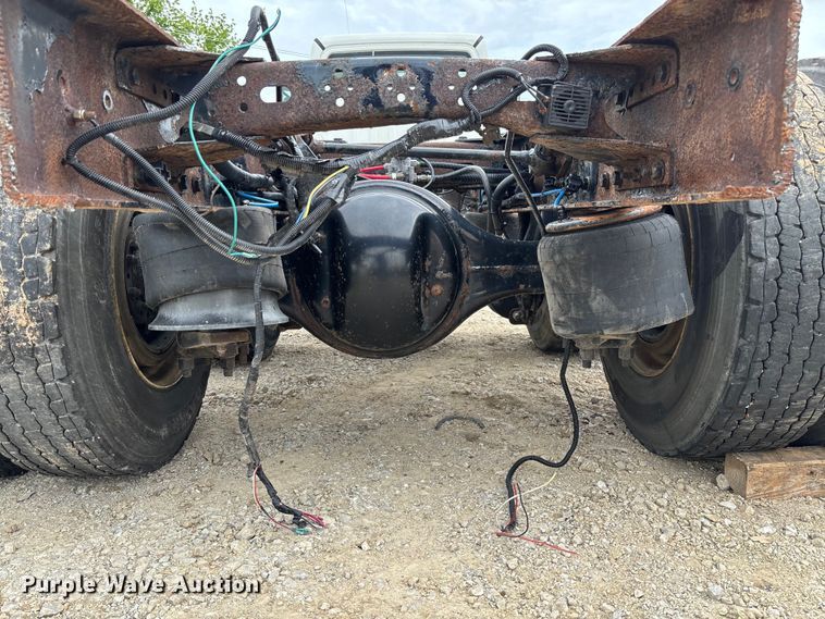 image for item FC5711 2010 Freightliner M2106 truck cab and chassis