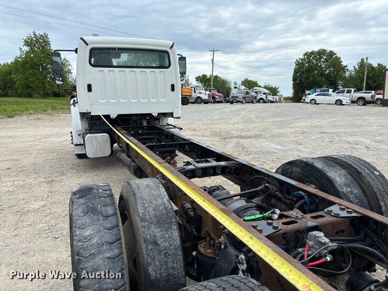 image for item FC5711 2010 Freightliner M2106 truck cab and chassis