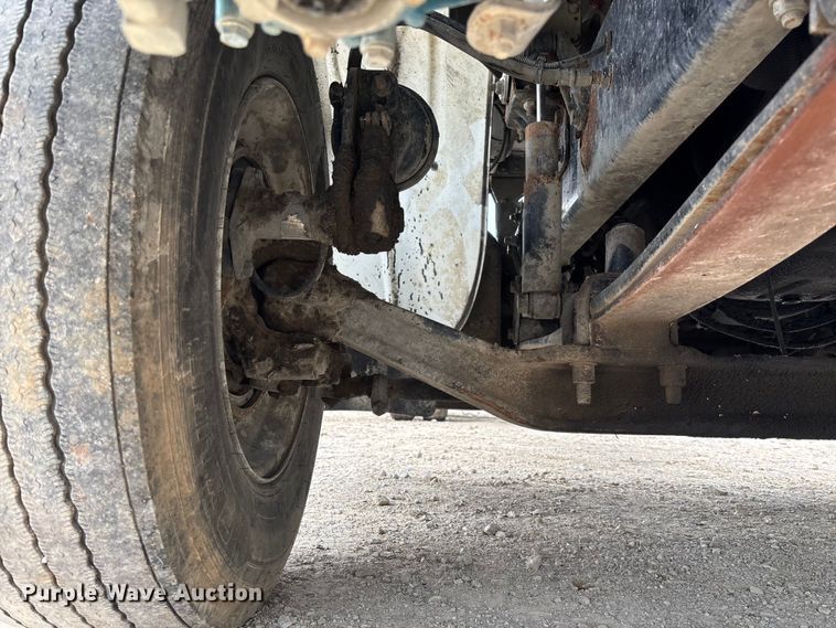 image for item FC5711 2010 Freightliner M2106 truck cab and chassis