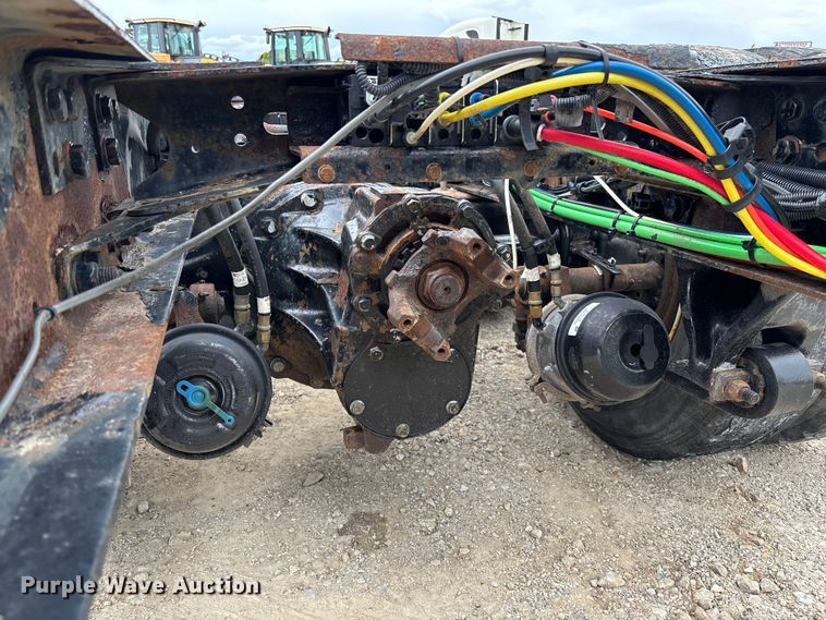 image for item FC5711 2010 Freightliner M2106 truck cab and chassis