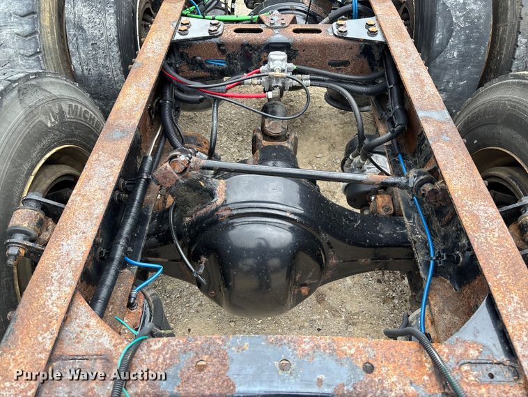 image for item FC5711 2010 Freightliner M2106 truck cab and chassis