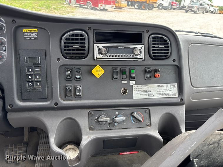 image for item FC5711 2010 Freightliner M2106 truck cab and chassis