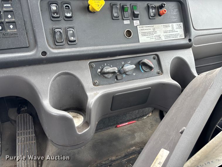 image for item FC5711 2010 Freightliner M2106 truck cab and chassis
