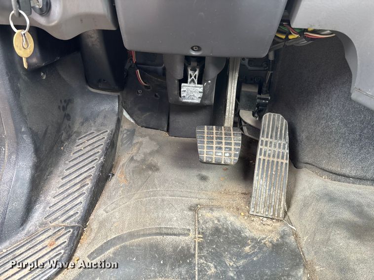 image for item FC5711 2010 Freightliner M2106 truck cab and chassis
