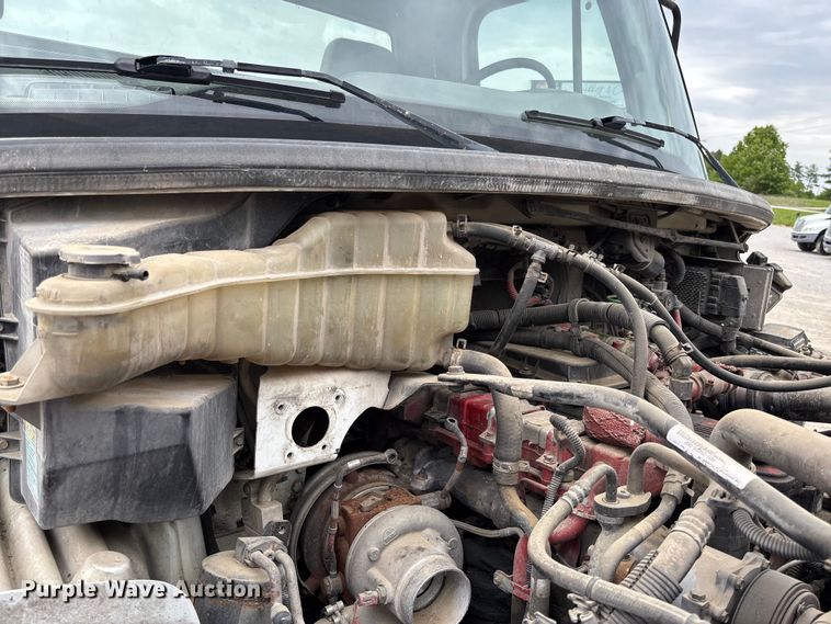 image for item FC5711 2010 Freightliner M2106 truck cab and chassis