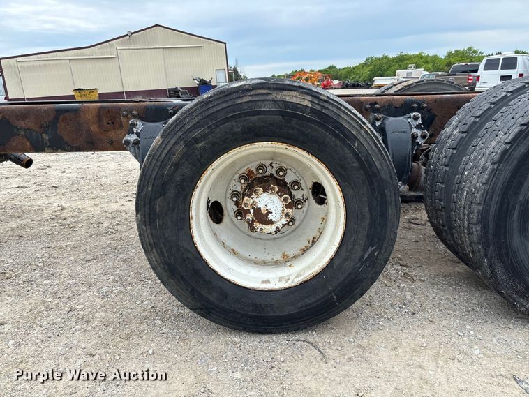image for item FC5711 2010 Freightliner M2106 truck cab and chassis