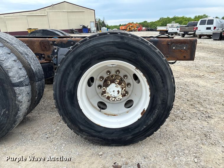 image for item FC5711 2010 Freightliner M2106 truck cab and chassis
