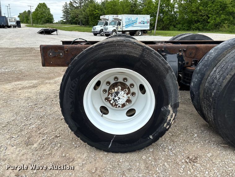 image for item FC5711 2010 Freightliner M2106 truck cab and chassis