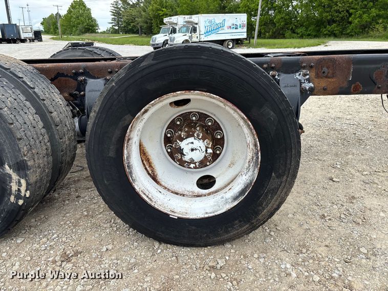 image for item FC5711 2010 Freightliner M2106 truck cab and chassis
