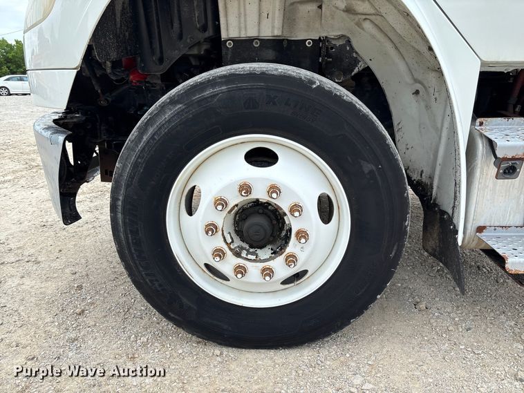 image for item FC5711 2010 Freightliner M2106 truck cab and chassis