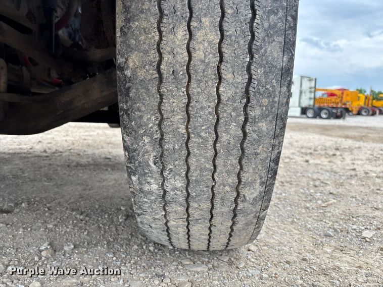 image for item FC5711 2010 Freightliner M2106 truck cab and chassis