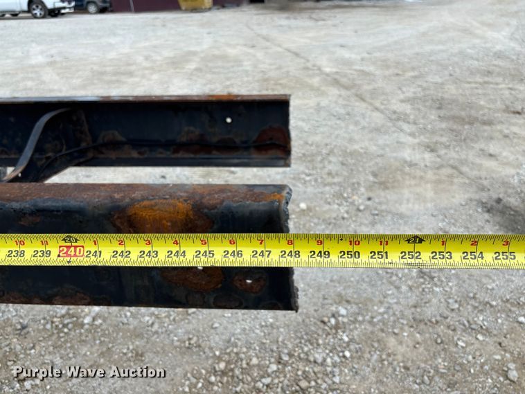 image for item FC5847 2011 International 4300 truck cab and chassis