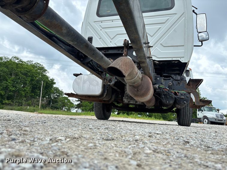 image for item FC5847 2011 International 4300 truck cab and chassis