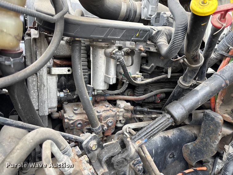 image for item FC5847 2011 International 4300 truck cab and chassis