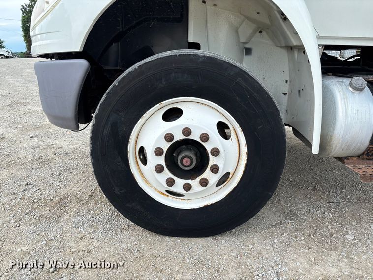 image for item FC5847 2011 International 4300 truck cab and chassis