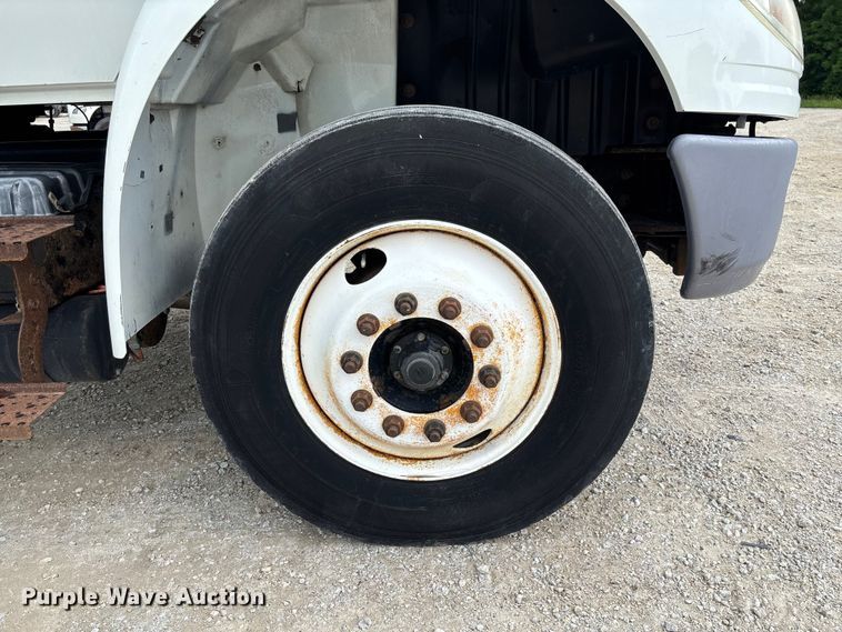 image for item FC5847 2011 International 4300 truck cab and chassis