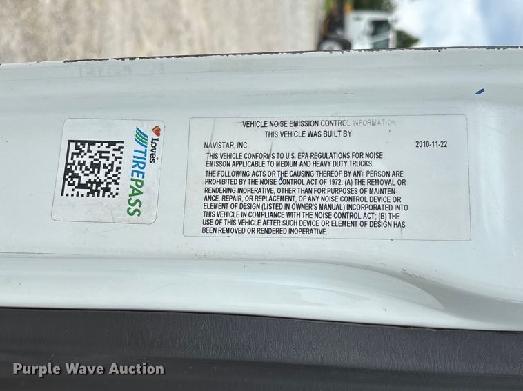 image for item FC5847 2011 International 4300 truck cab and chassis