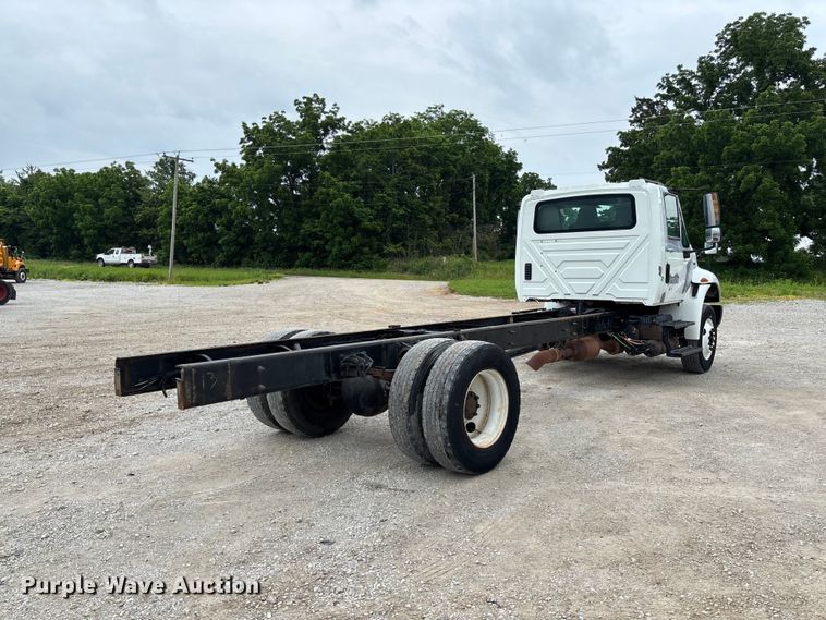 image for item FC5849 2010 International 4300 truck cab and chassis