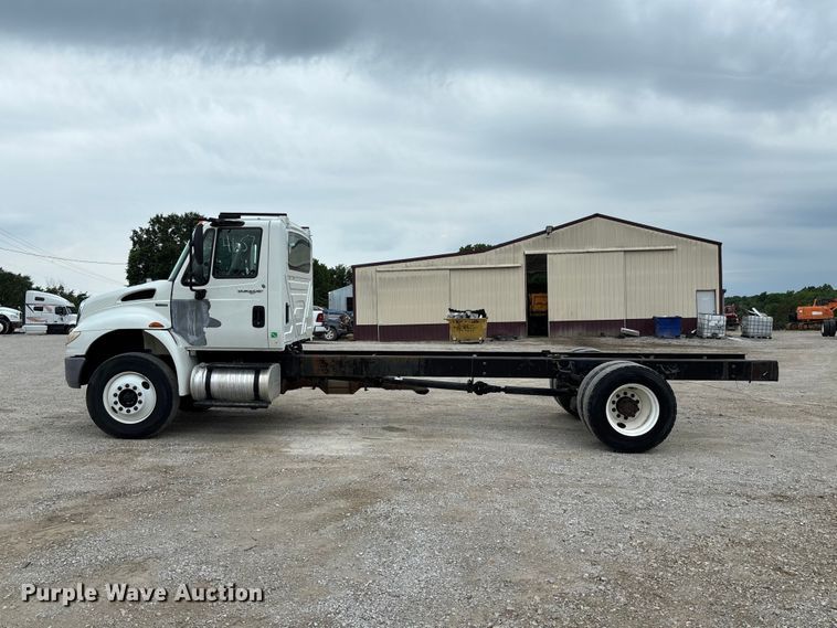 image for item FC5849 2010 International 4300 truck cab and chassis