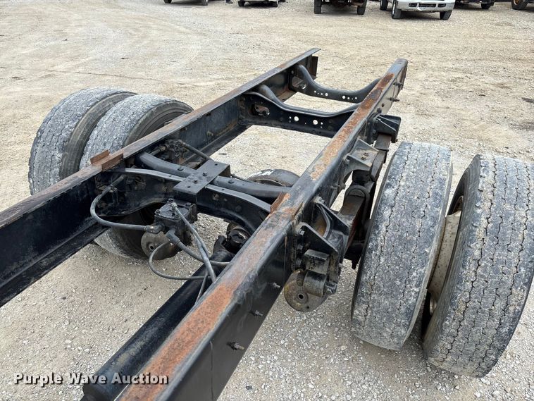 image for item FC5849 2010 International 4300 truck cab and chassis
