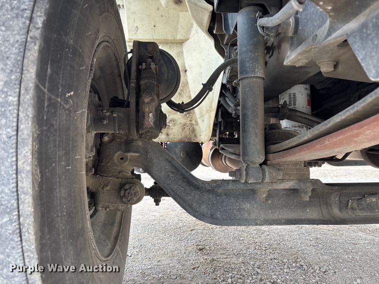 image for item FC5849 2010 International 4300 truck cab and chassis
