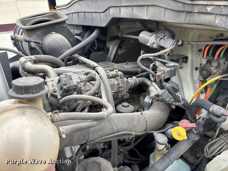 image for item FC5849 2010 International 4300 truck cab and chassis