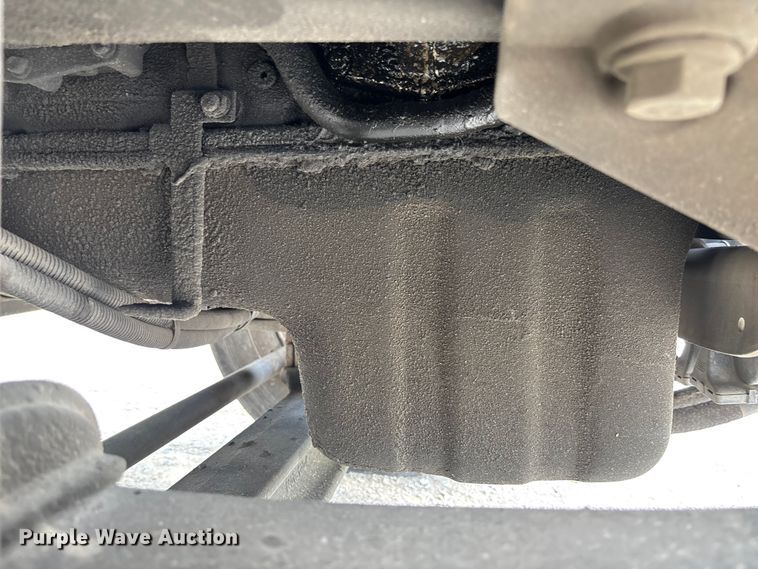 image for item FC5849 2010 International 4300 truck cab and chassis