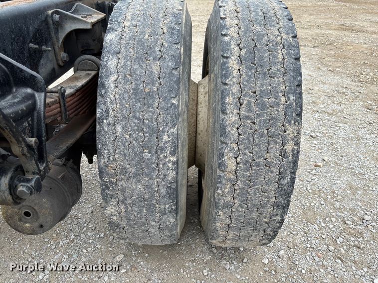 image for item FC5849 2010 International 4300 truck cab and chassis