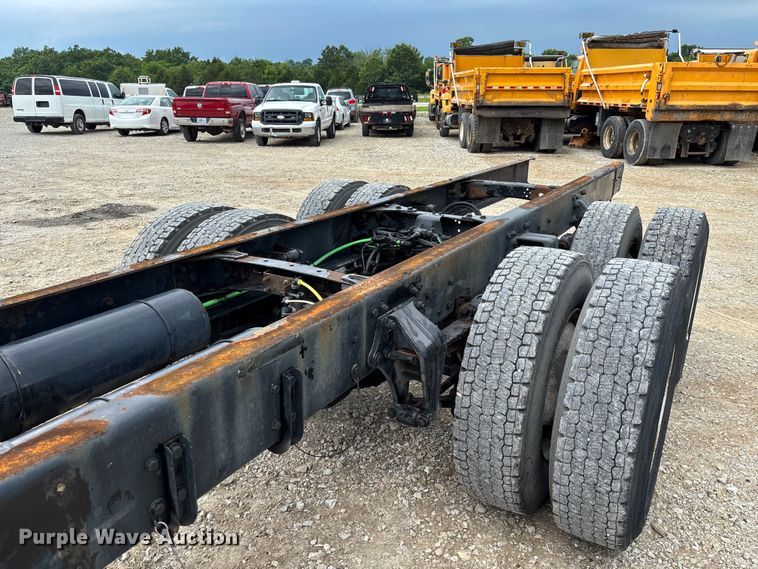 image for item FC5850 2013 Freightliner  Buisness Class M2 106 truck cab and chassis