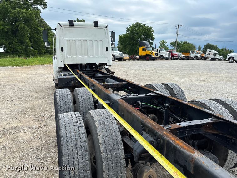 image for item FC5850 2013 Freightliner  Buisness Class M2 106 truck cab and chassis