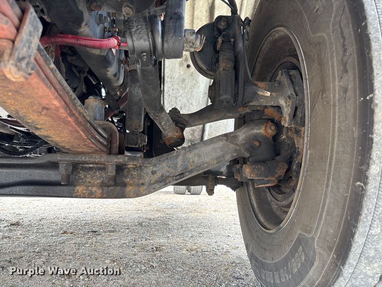 image for item FC5850 2013 Freightliner  Buisness Class M2 106 truck cab and chassis