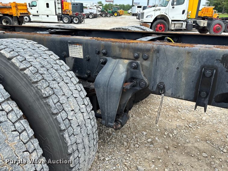 image for item FC5850 2013 Freightliner  Buisness Class M2 106 truck cab and chassis