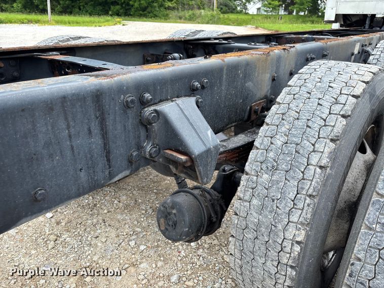 image for item FC5850 2013 Freightliner  Buisness Class M2 106 truck cab and chassis