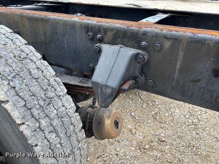 image for item FC5850 2013 Freightliner  Buisness Class M2 106 truck cab and chassis