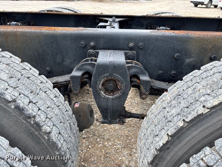 image for item FC5850 2013 Freightliner  Buisness Class M2 106 truck cab and chassis