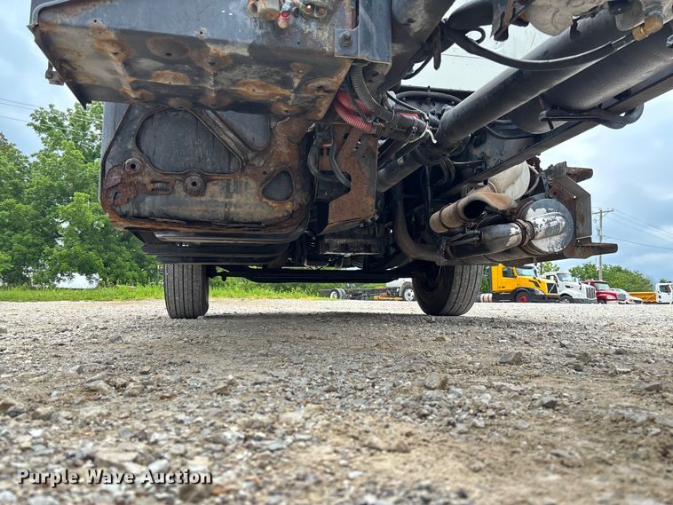 image for item FC5850 2013 Freightliner  Buisness Class M2 106 truck cab and chassis