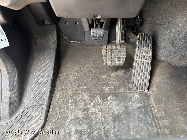 image for item FC5850 2013 Freightliner  Buisness Class M2 106 truck cab and chassis