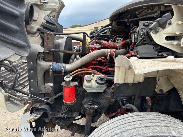 image for item FC5850 2013 Freightliner  Buisness Class M2 106 truck cab and chassis